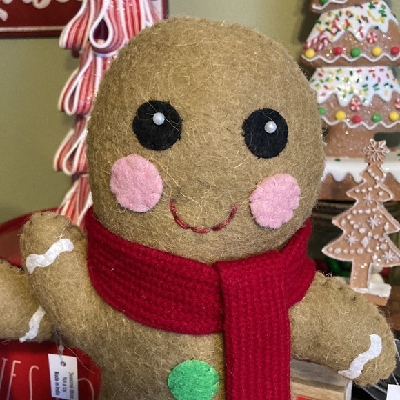 FELTED GINGERBREAD MEN WITH SCARF SET OF 2 - Picture 3 of 7
